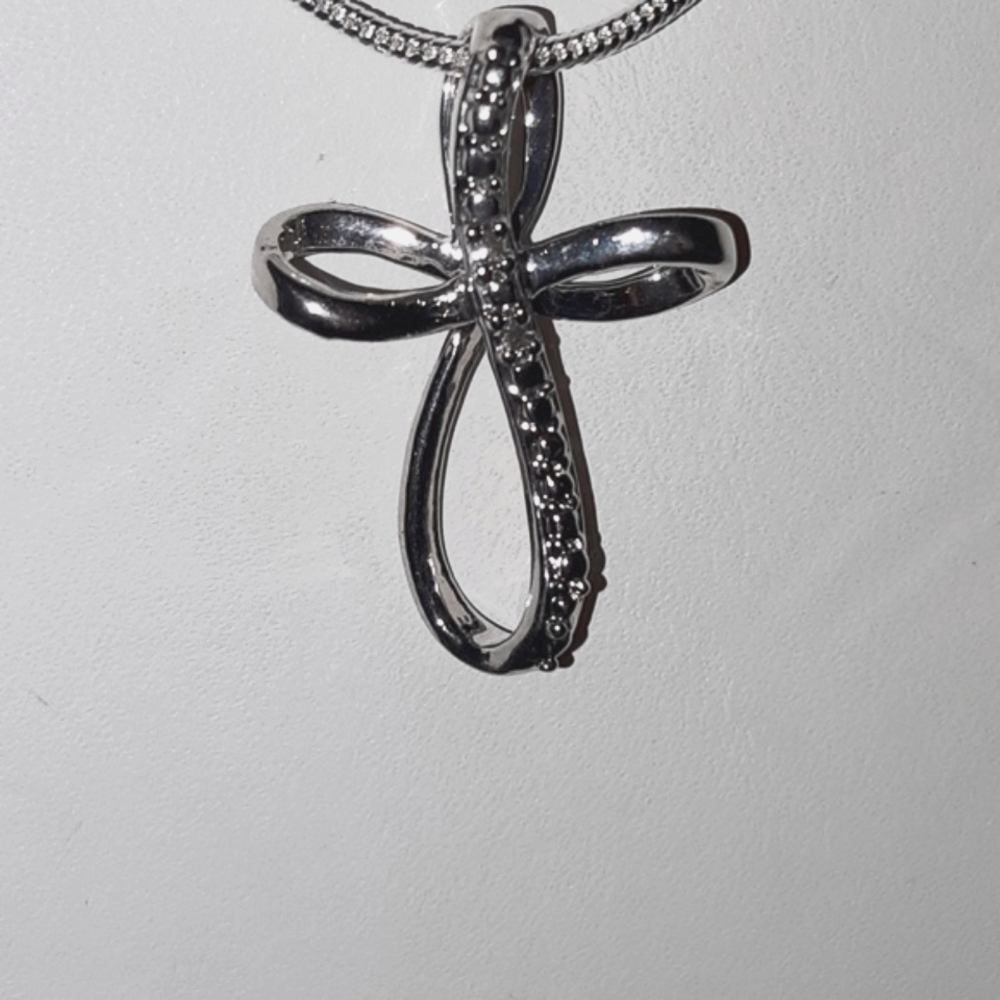 🌻SALE🌻BN CROSS WITH DIMONDS
